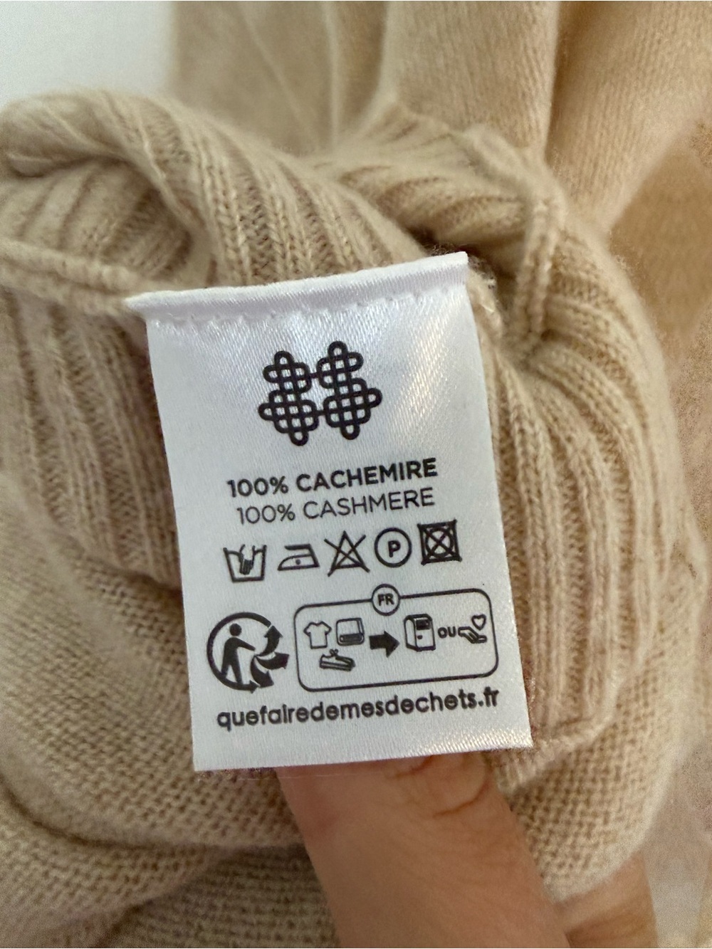 Kujten Sweater Mela Crewneck Distressed in Ecru Cream - Picture 5 of 7